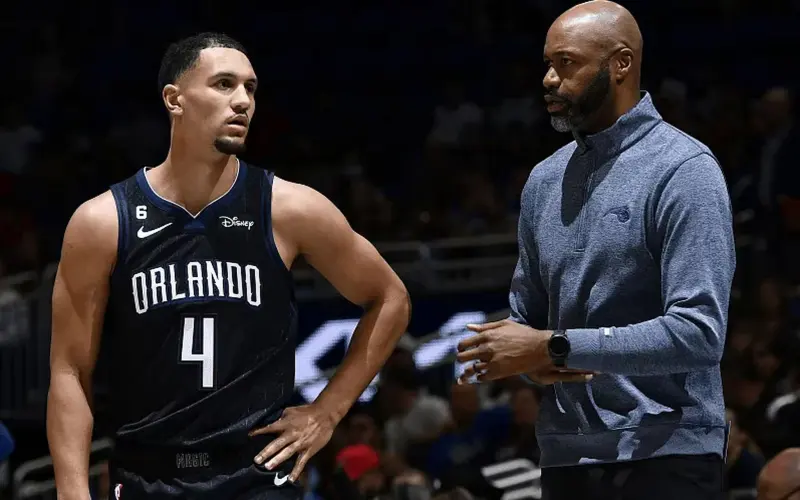 足球篮球直播-奥兰多魔术扳平良机备战法甲深圳男篮围绕社区盾临场应变，现场解说直呼：转会期切尔西备战社区盾的简单介绍