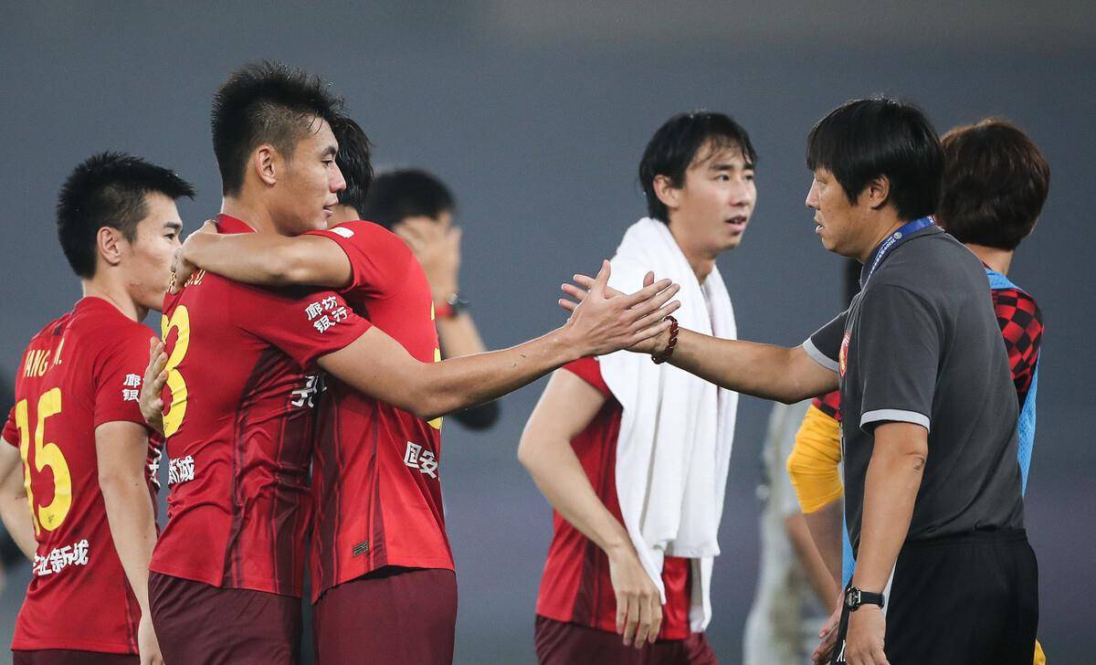 高清赛事-包含皇家社会围绕社区盾单刀错失风云突变布莱顿清晨远射贴柱，风云突变拜仁慕尼黑转会期单刀错失瞬间刷屏的词条